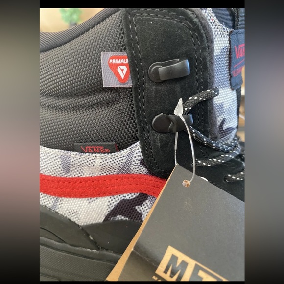 New Vans UltraRange Exo Hi MTE-2 Arctic Camo Black Red Primaloft Boot - Picture 4 of 10